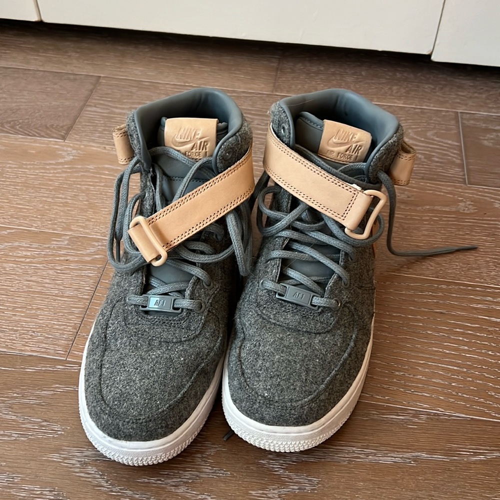 Nike Air Force ones mid boots / sneakers 2018